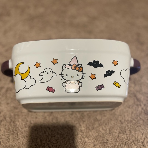 Hello Kitty White and Purple Cookware - Picture 1 of 4